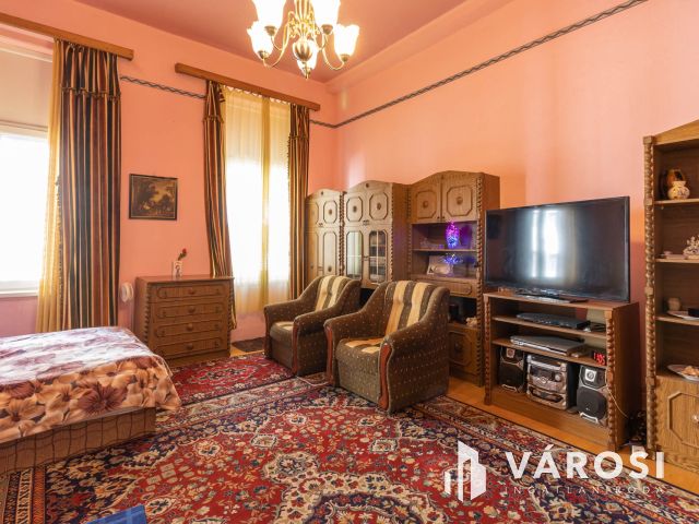 Tágas, alakítható lakás a Boráros tér szomszédságában