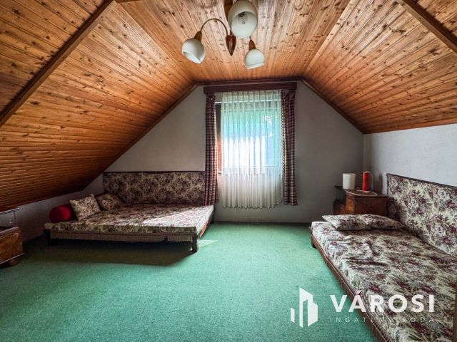 Két telek, egy nyaraló és sok-sok gyümölcsfa Szanazugban