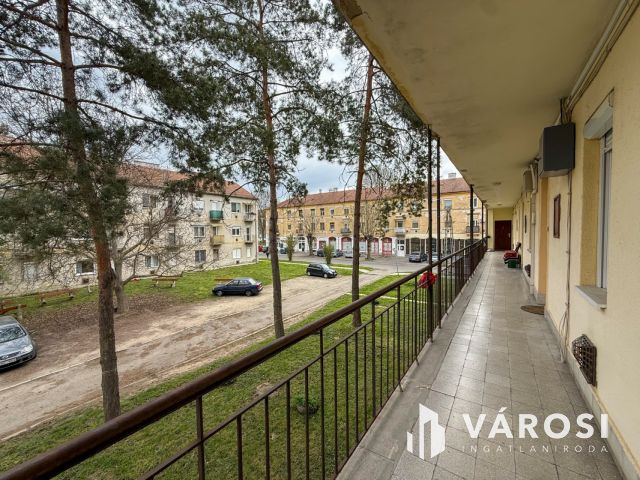 Első emeleti, erkélyes lakás eladó!