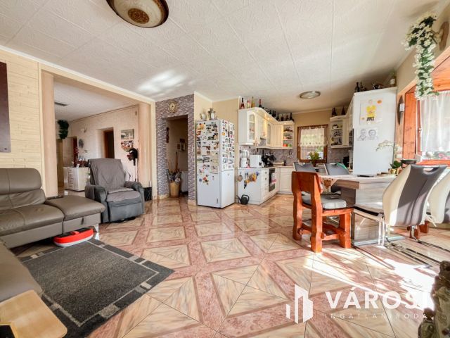 Panorámás kilátás bővítési lehetőséggel Ürömön!