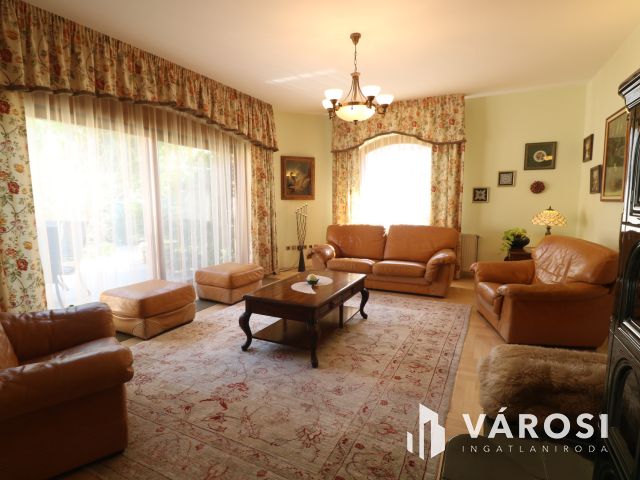 Klasszikus családi ház, Újszeged fő utcáján!