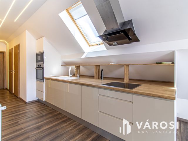 3 szobás dupla erkélyes 2020-ban épült lakás autóbeállóval