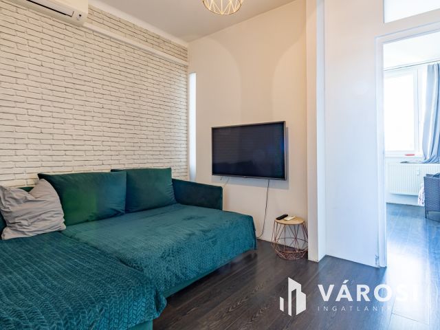 Ecseri úti metrónál, csúsztatott zsalus,erkélyes lakás eladó