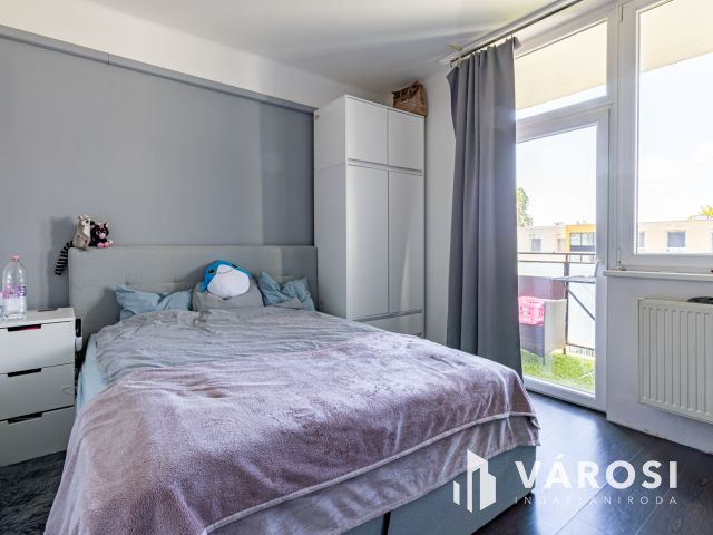 Ecseri úti metrónál, csúsztatott zsalus,erkélyes lakás eladó